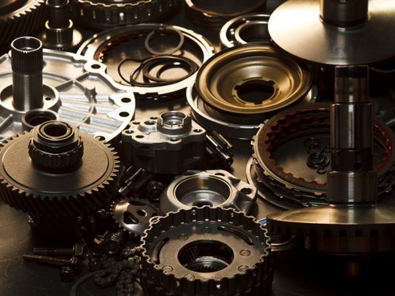 Rezervni deli za avto so v spletnih prodajalnah ugodnejši.