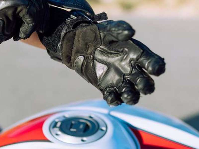 rokavice za motor ščitijo roke